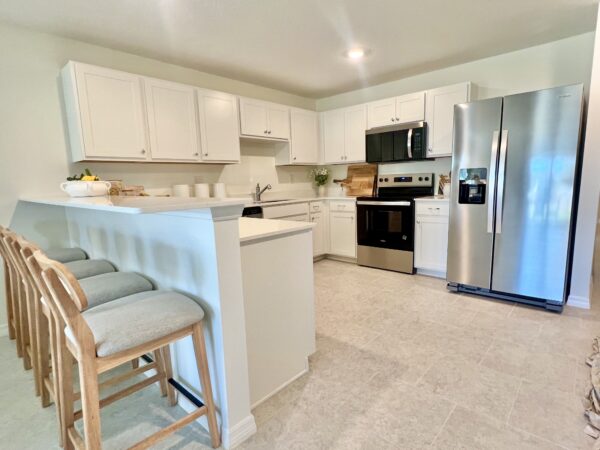 Richmond Cove Palm Bay Holiday Builders Model Home kitchen