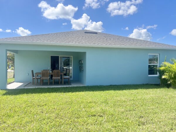 Richmond Cove Palm Bay Holiday Builders Model Home back patio