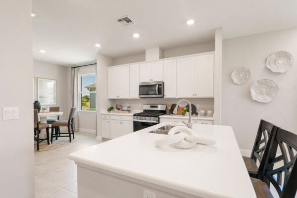 Holiday Builders Biscayne sales center in Spirit of Sebastian.