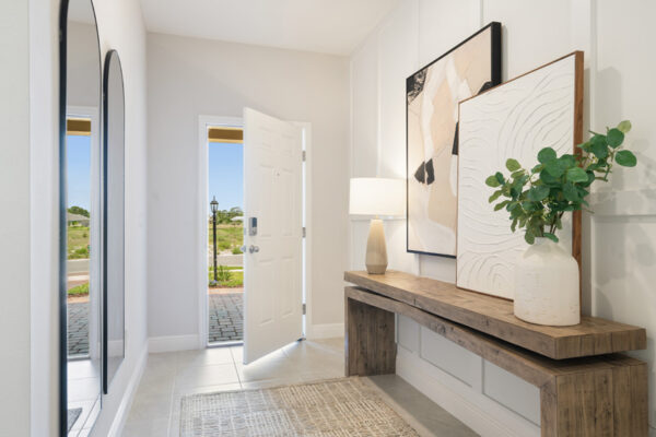 Holiday Builders Biscayne sales center in Spirit of Sebastian.