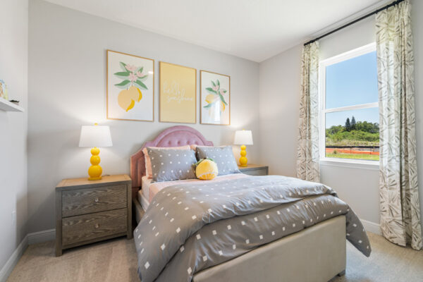 Holiday Builders Biscayne sales center in Spirit of Sebastian.