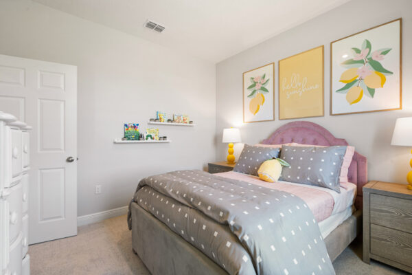 Holiday Builders Biscayne sales center in Spirit of Sebastian.