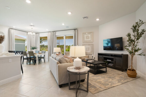 Holiday Builders Biscayne sales center in Spirit of Sebastian.