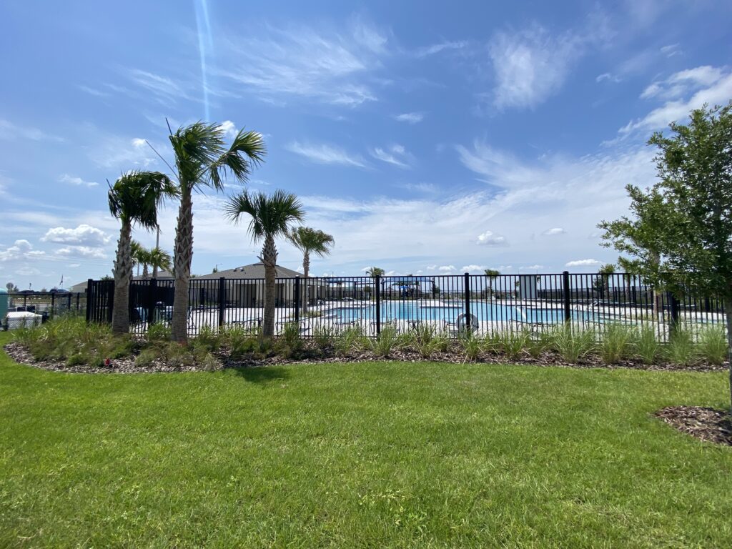 Resort-style pool Eden Hills, Lake Alfred